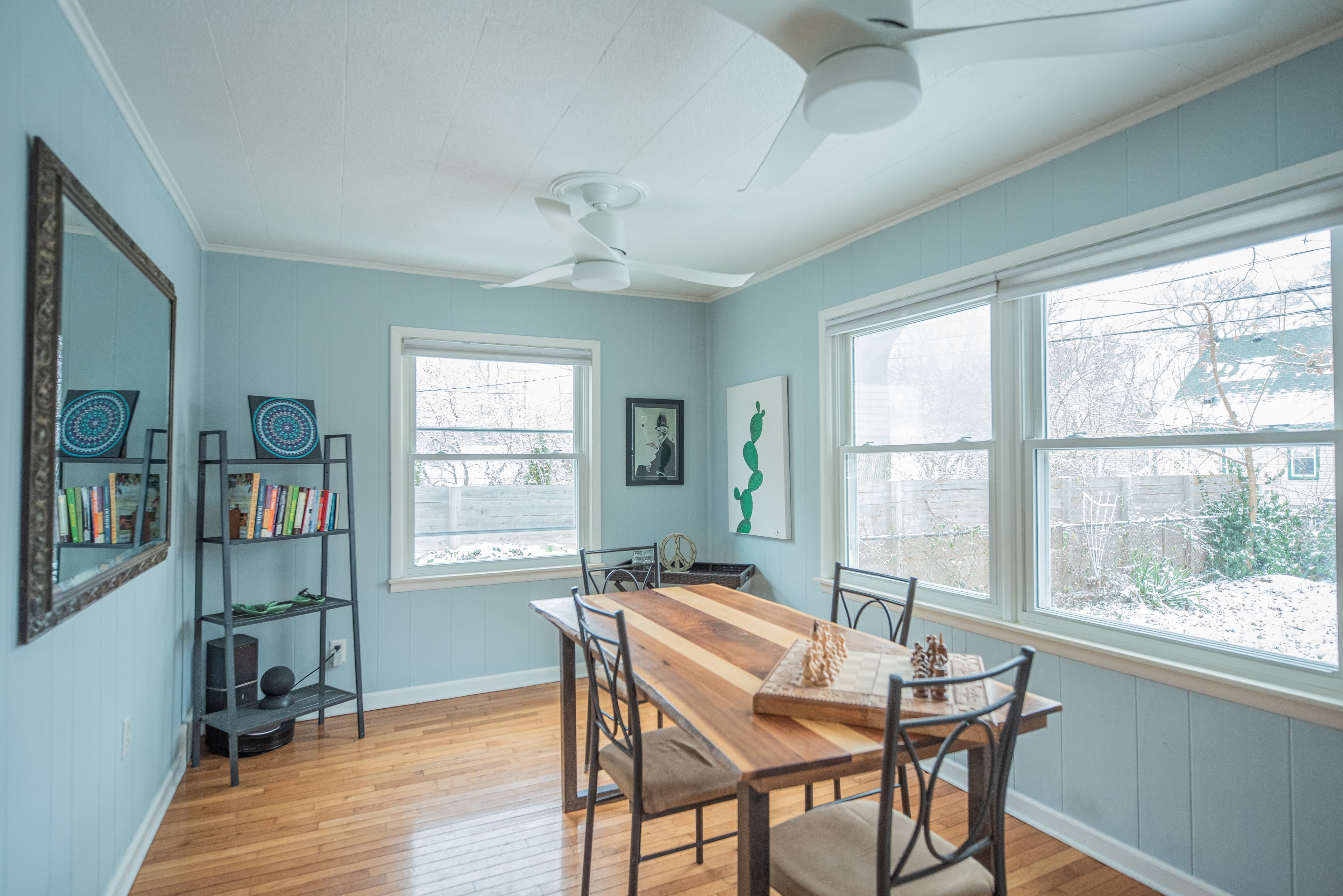 Casa Alpaca - Dining Area with Chess Set