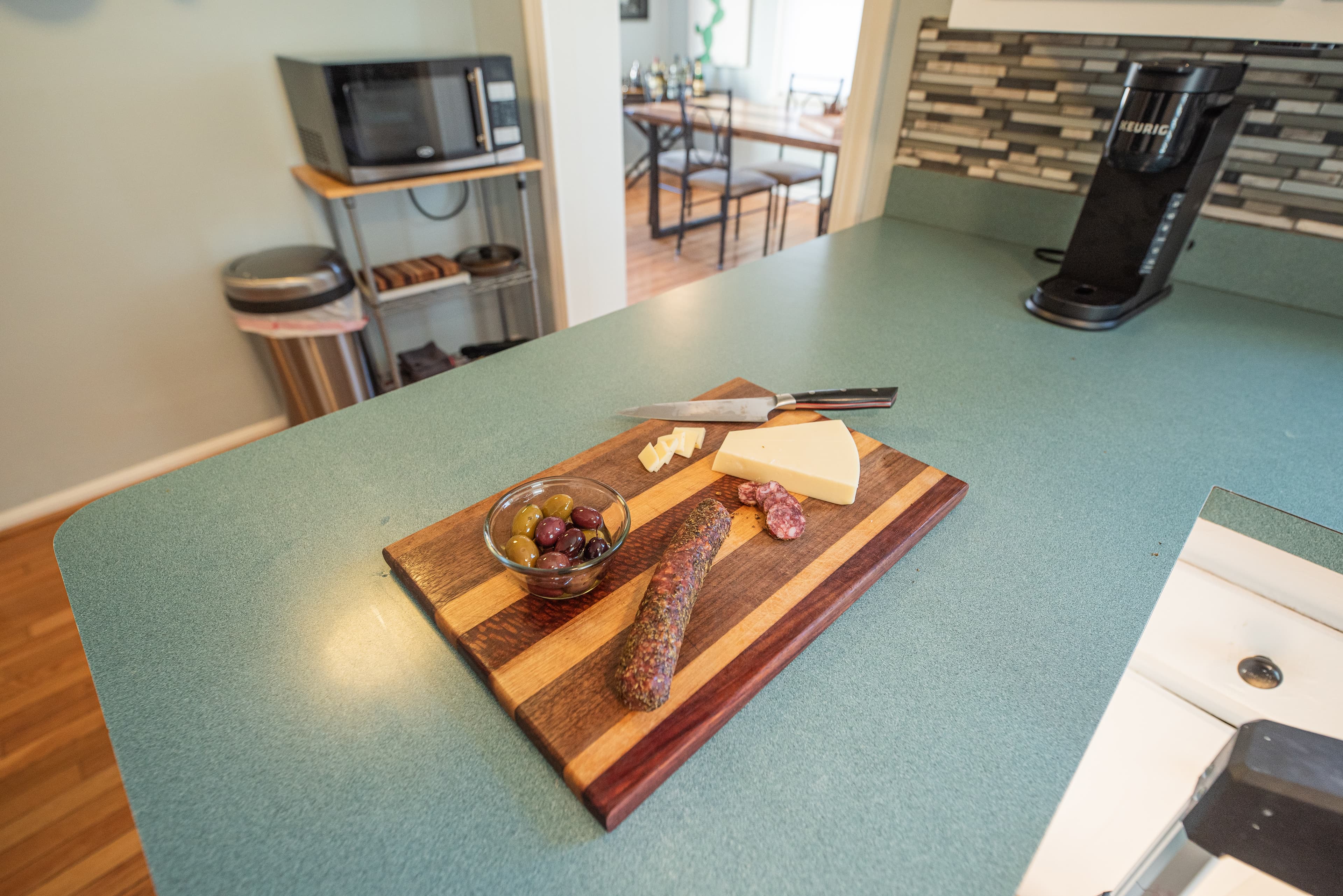 Casa Alpaca - Modern Kitchen with Appliances